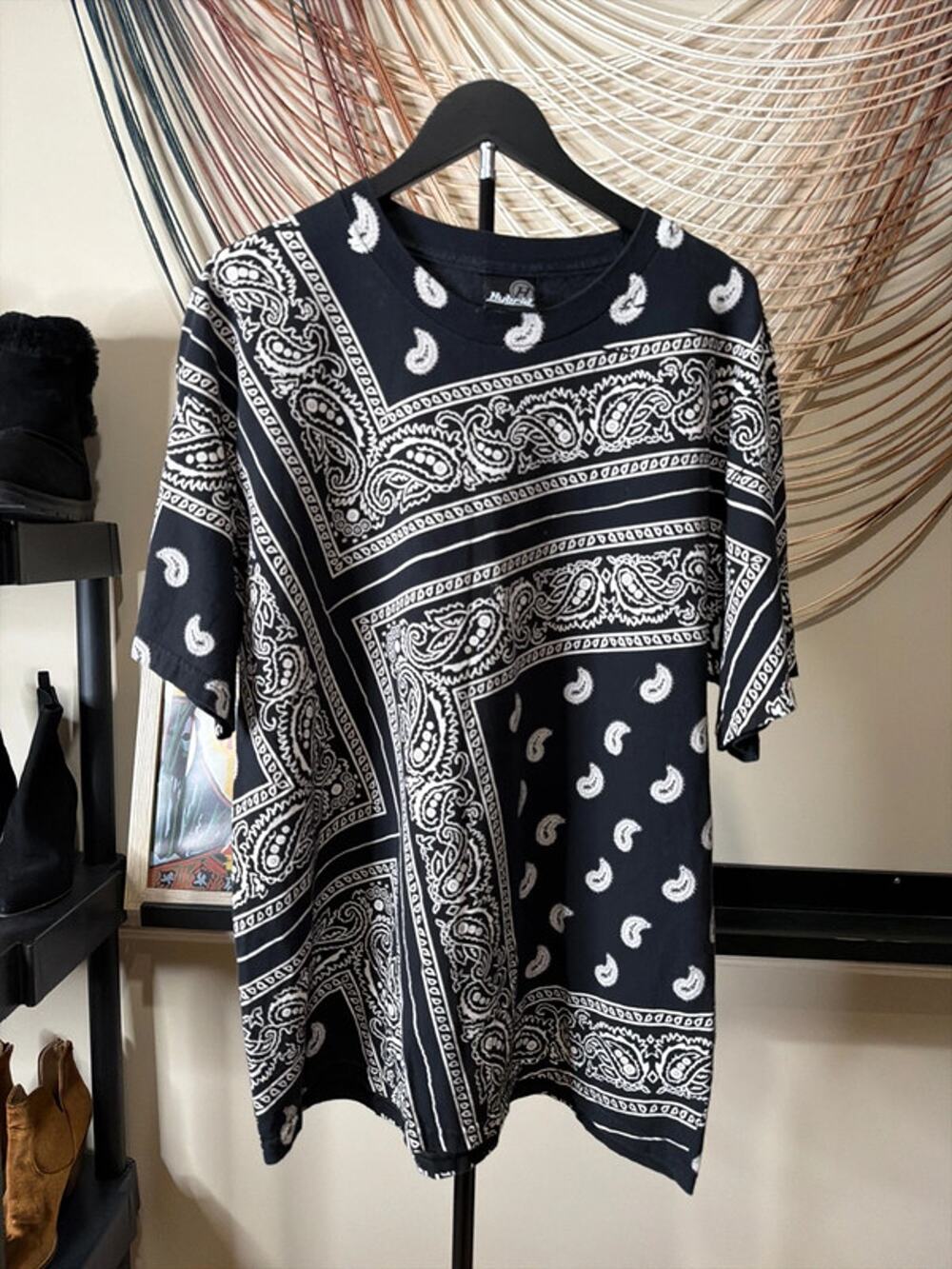 3 for $9 Hybrid 100% cotton black-and-white T-shirt XL EUC 2313